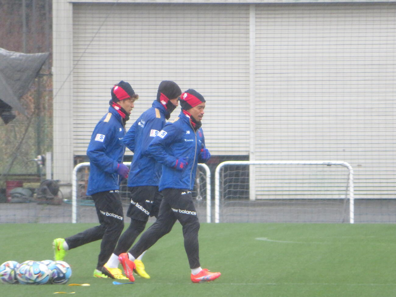 横浜F・マリノス戦に向けて調整するFC東京DF長友佑都（撮影・佐藤成）