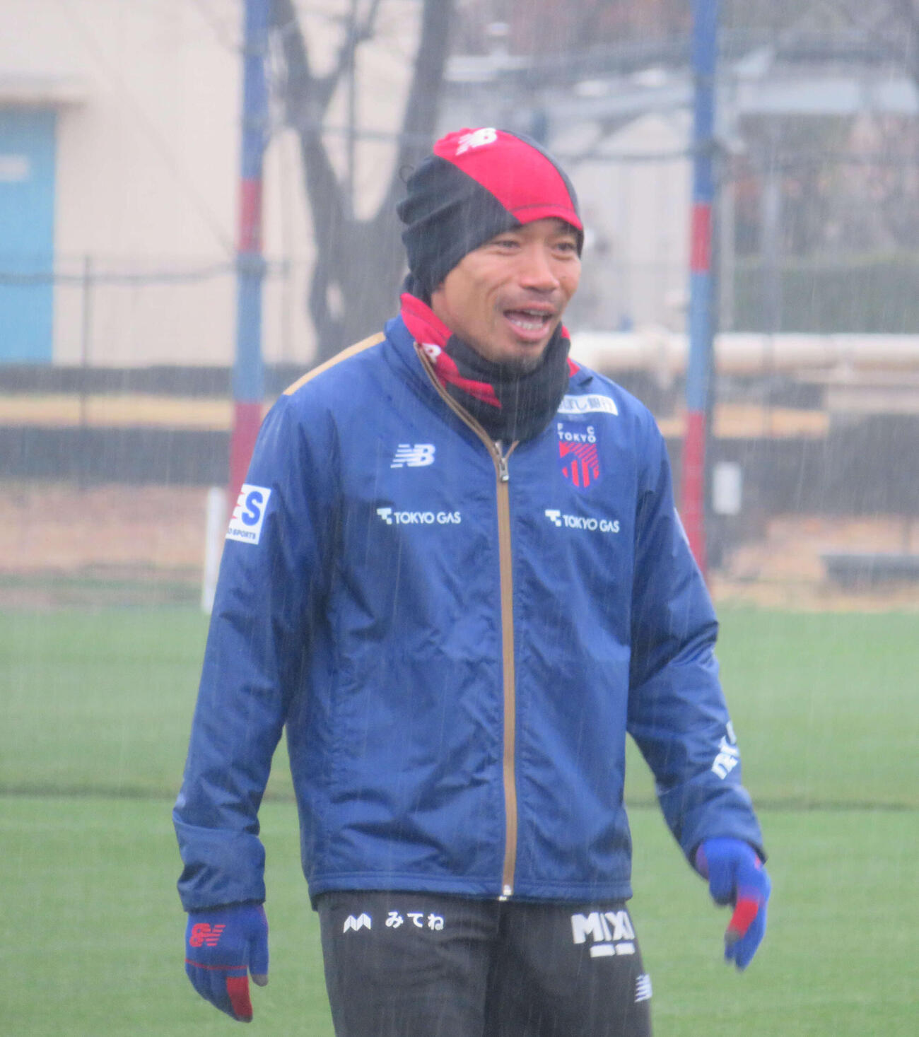 横浜F・マリノス戦に向けて調整するFC東京DF長友佑都（撮影・佐藤成）