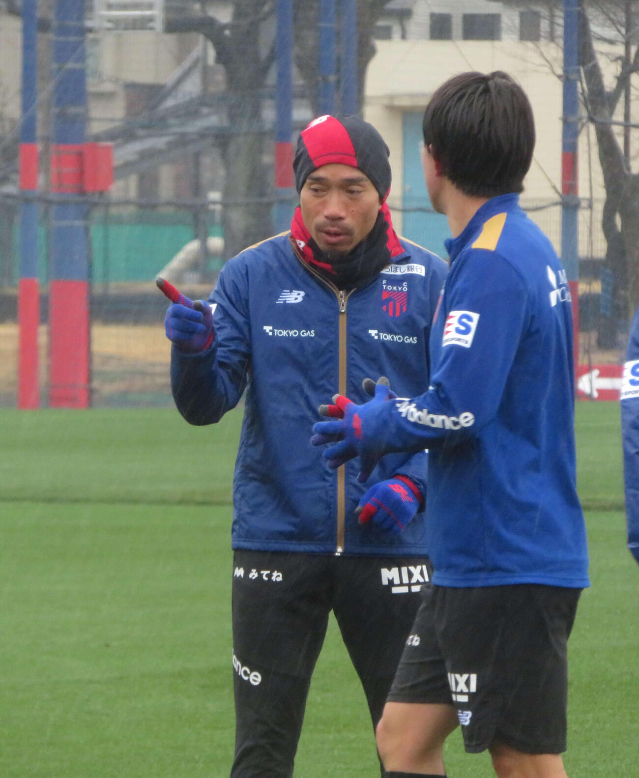 横浜F・マリノス戦に向けて調整するFC東京DF長友佑都（撮影・佐藤成）