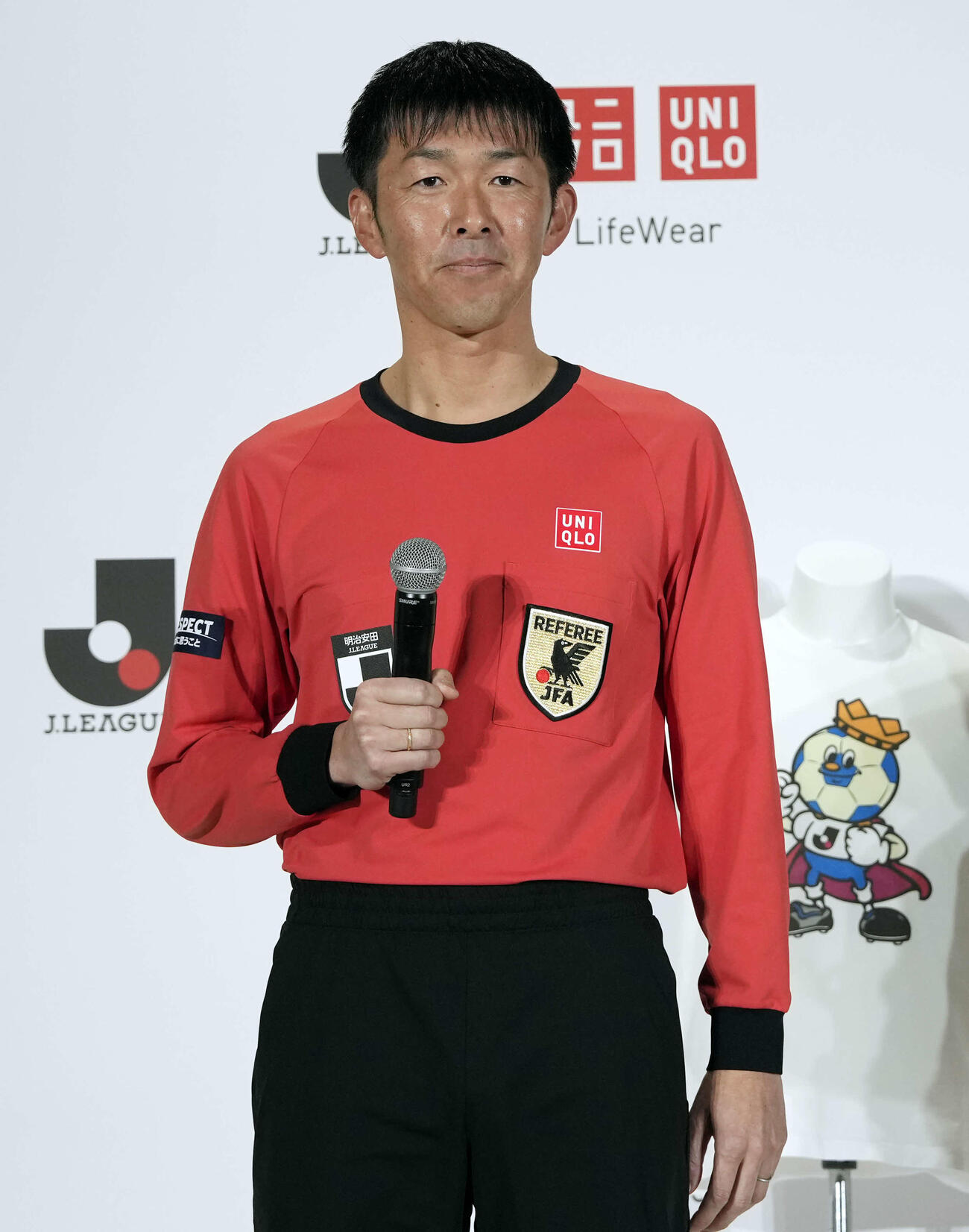 荒木友輔主審（2026年1月撮影）
