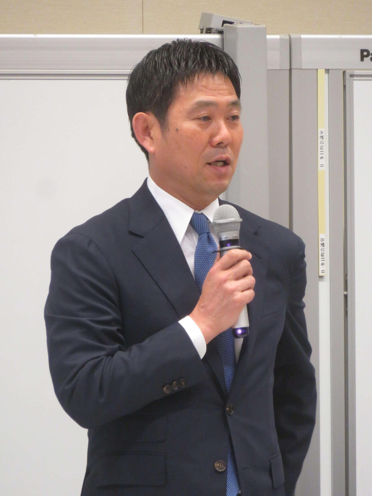 「サッカー外交推進議員連盟」「障がい者サッカーを応援する国会議員連盟」合同総会に出席した日本代表の森保一監督（撮影・佐藤成）