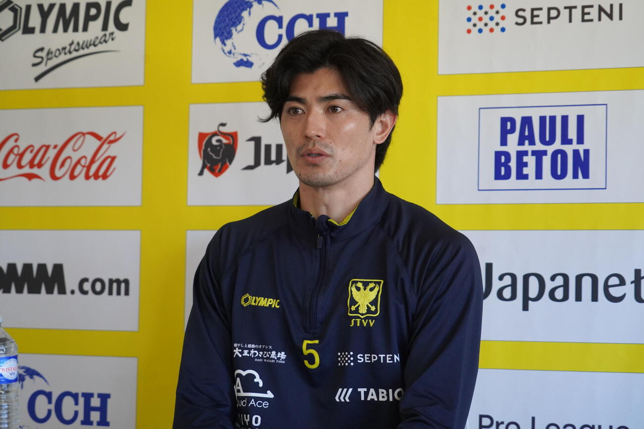 取材に応じるシントトロイデン谷口彰悟（2026年4月撮影）
