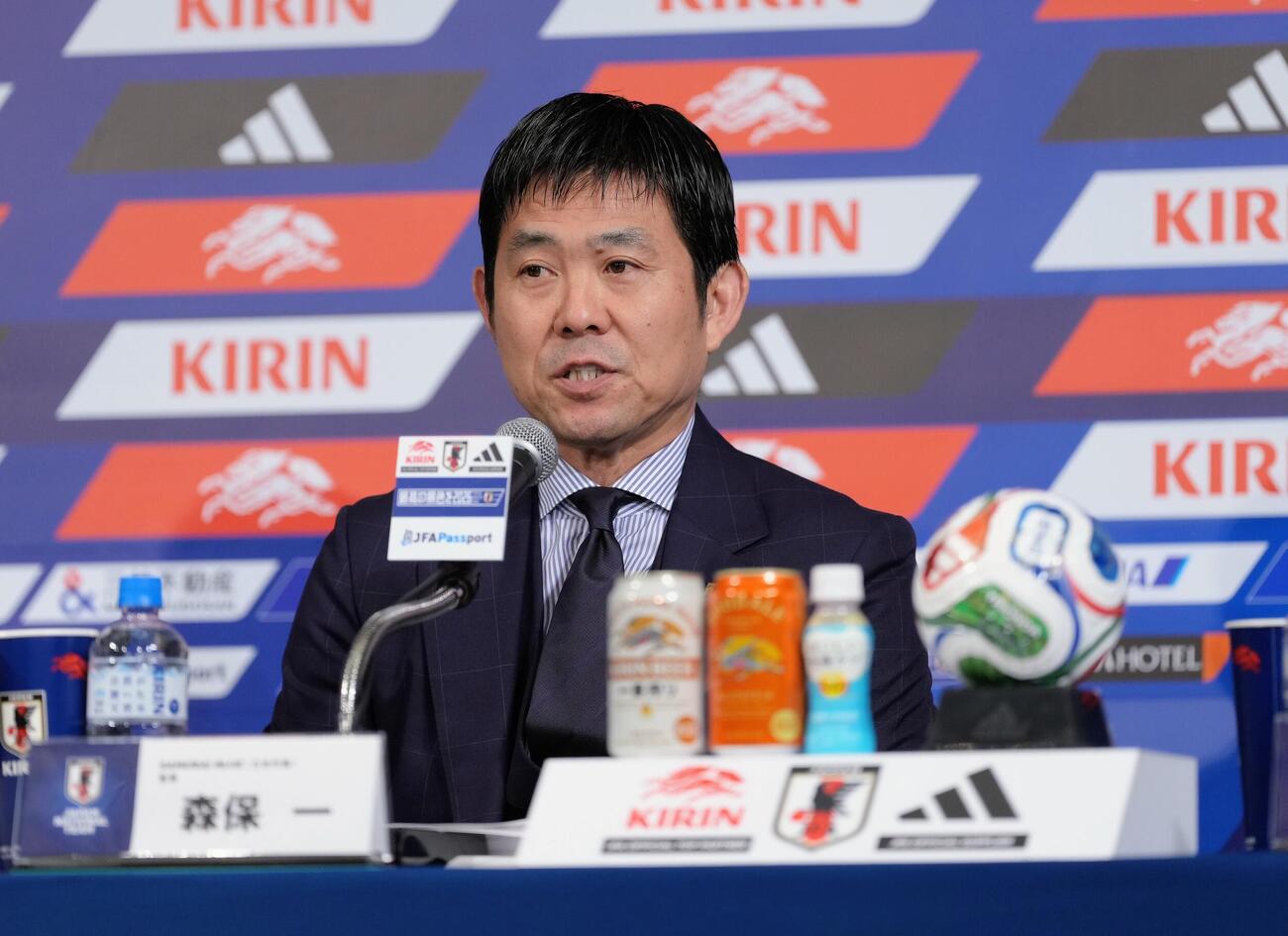 W杯北中米大会日本代表メンバー発表会見に臨む森保一監督（撮影・足立雅史）