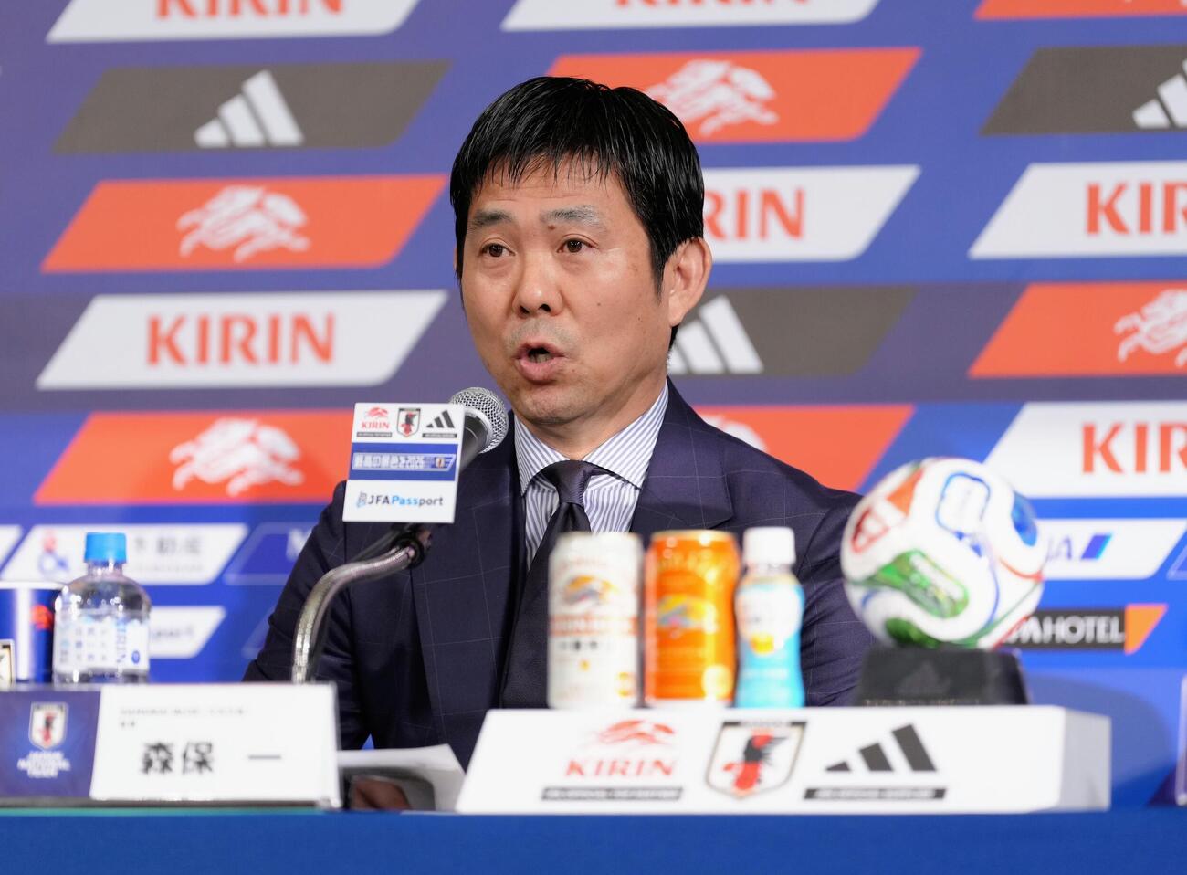 W杯北中米大会日本代表メンバー発表会見に臨む森保一監督（撮影・足立雅史）