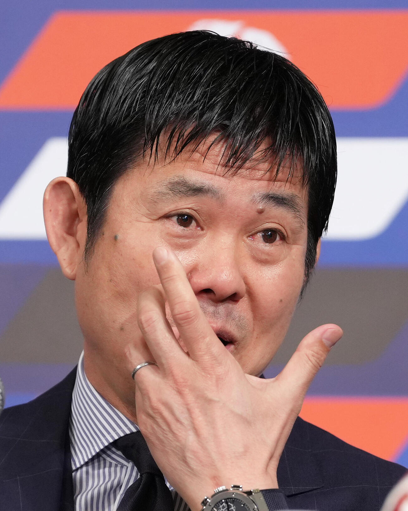 W杯北中米大会日本代表メンバー発表会見で涙ぐむ森保一監督（撮影・足立雅史）