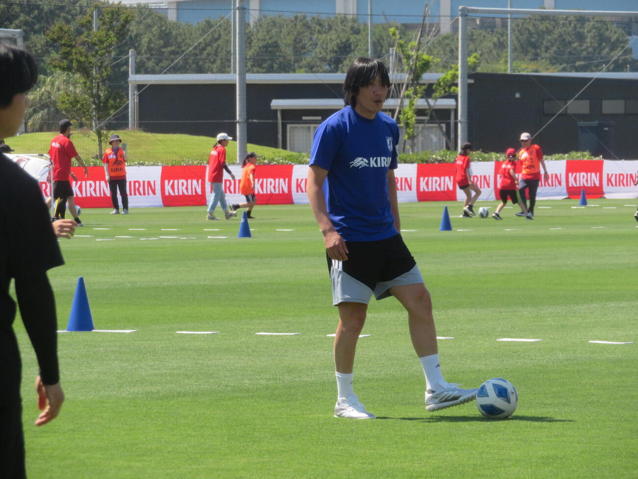 ウォーキングサッカーイベントに参加した日本代表の中村俊輔コーチ