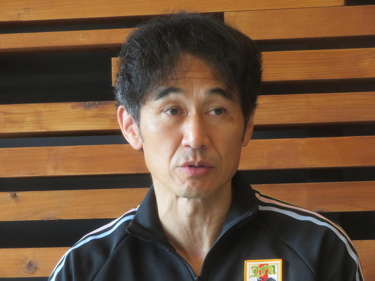 FIFAワールドカップ（W杯）北中米大会に向けて取材に応じた日本代表の斉藤俊秀コーチ
