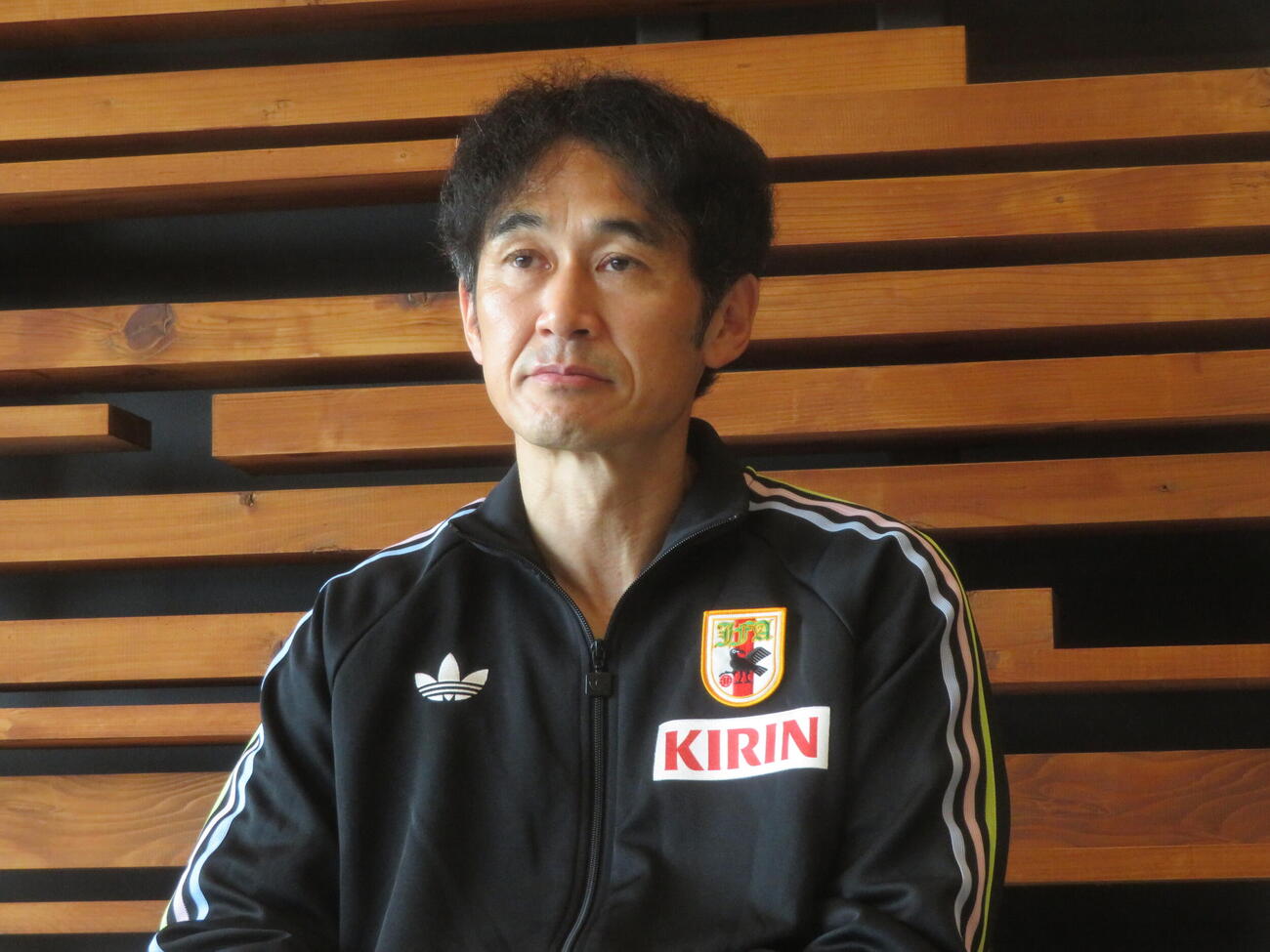 FIFAワールドカップ（W杯）北中米大会に向けて取材に応じた日本代表の斉藤俊秀コーチ