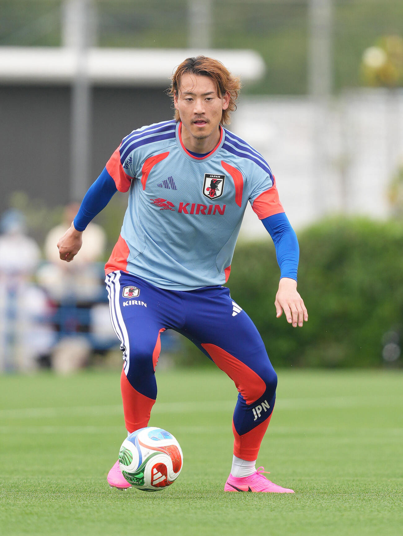 日本代表練習　練習に望む瀬古歩夢（撮影・足立雅史）