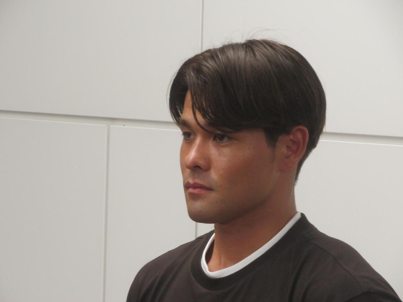 欧州に向けて出国した日本代表MF佐野海舟