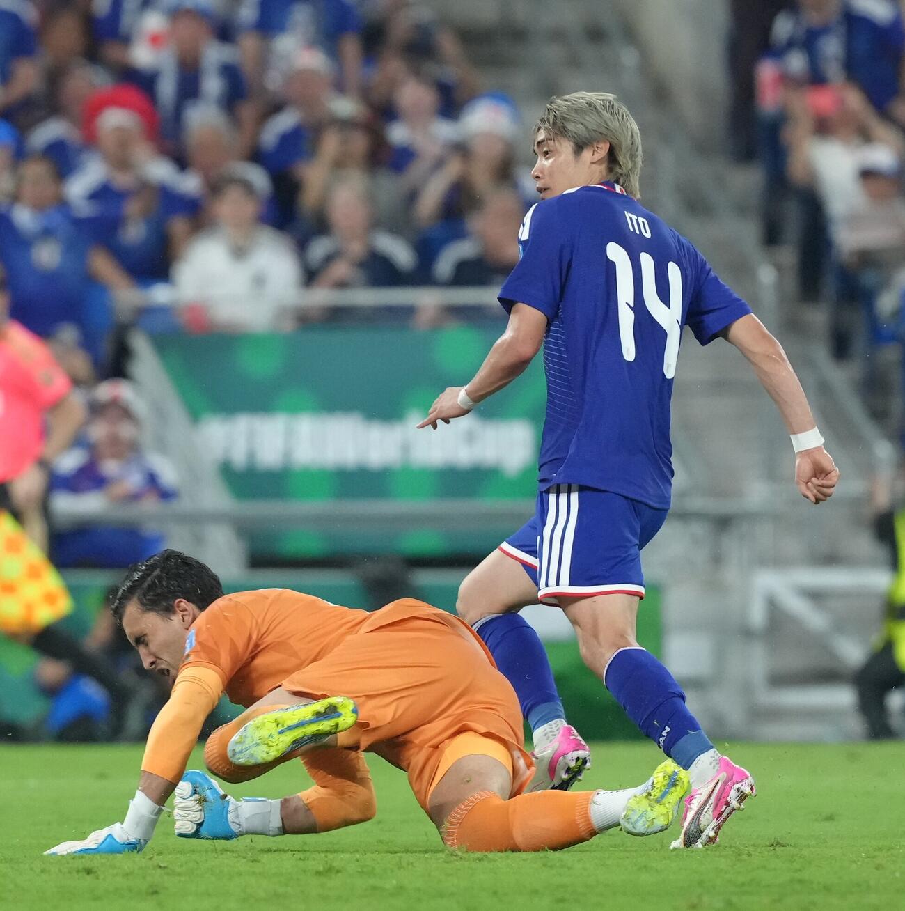 W杯北中米大会1次リーグ第2戦　日本対チュニジア　後半、日本3得点目となるゴールを決める伊東純也（2026年6月撮影）
