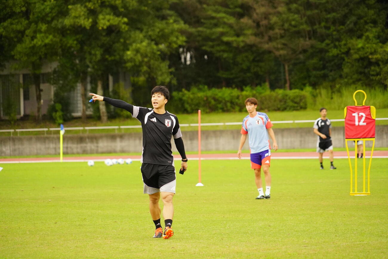 愛知・名古屋アジア大会の1次リーグ初戦香港戦に向けて調整したU－21日本代表の越智滋之コーチ