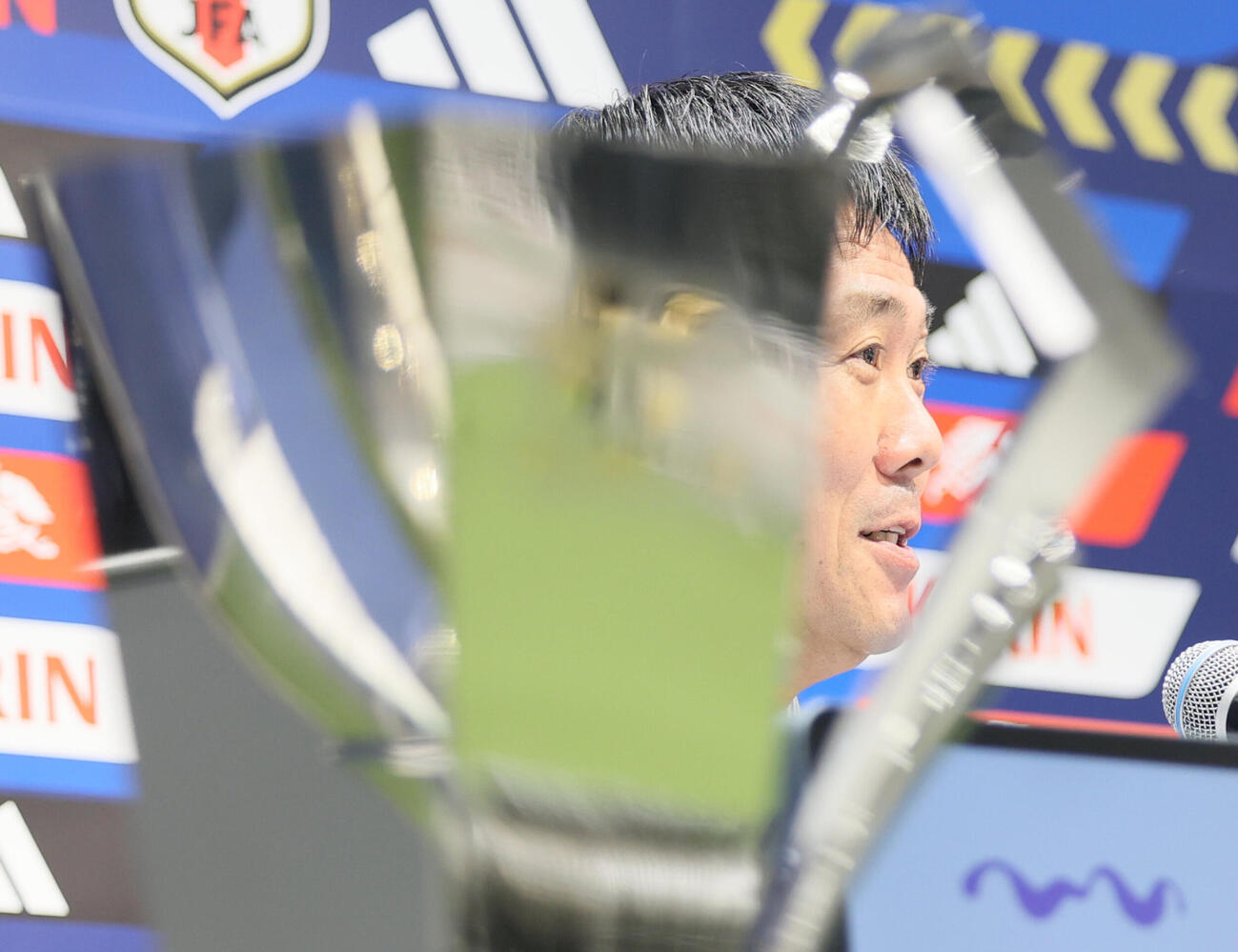 キリンカップサッカーの日本代表メンバーを発表する森保一監督（撮影・水谷安孝）