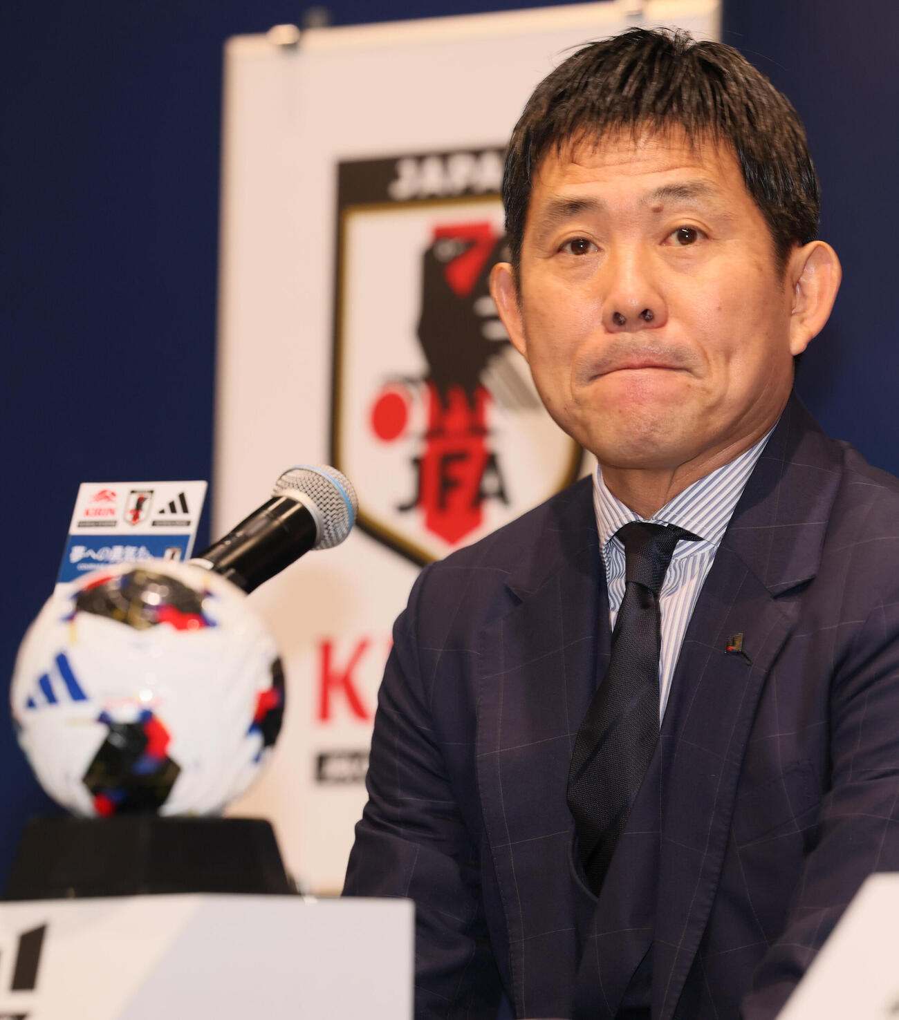 キリンカップサッカーの日本代表メンバーを発表する森保一監督（撮影・水谷安孝）
