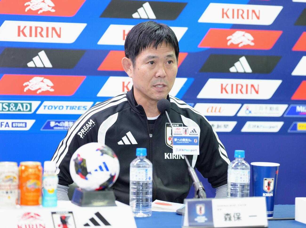 公式会見に臨む森保一監督（撮影・足立雅史）