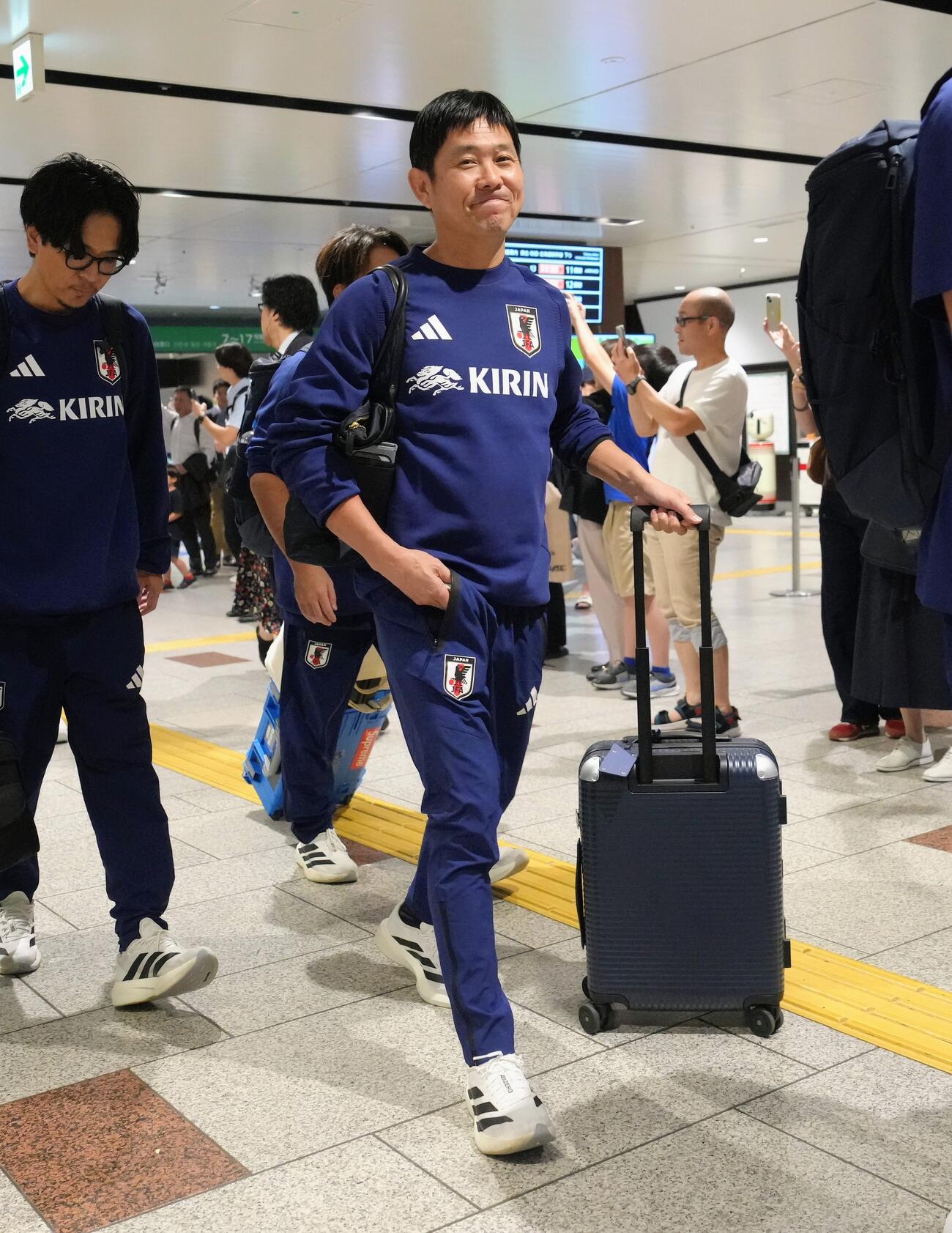 仙台入りした日本代表森保一監督（撮影・足立雅史）