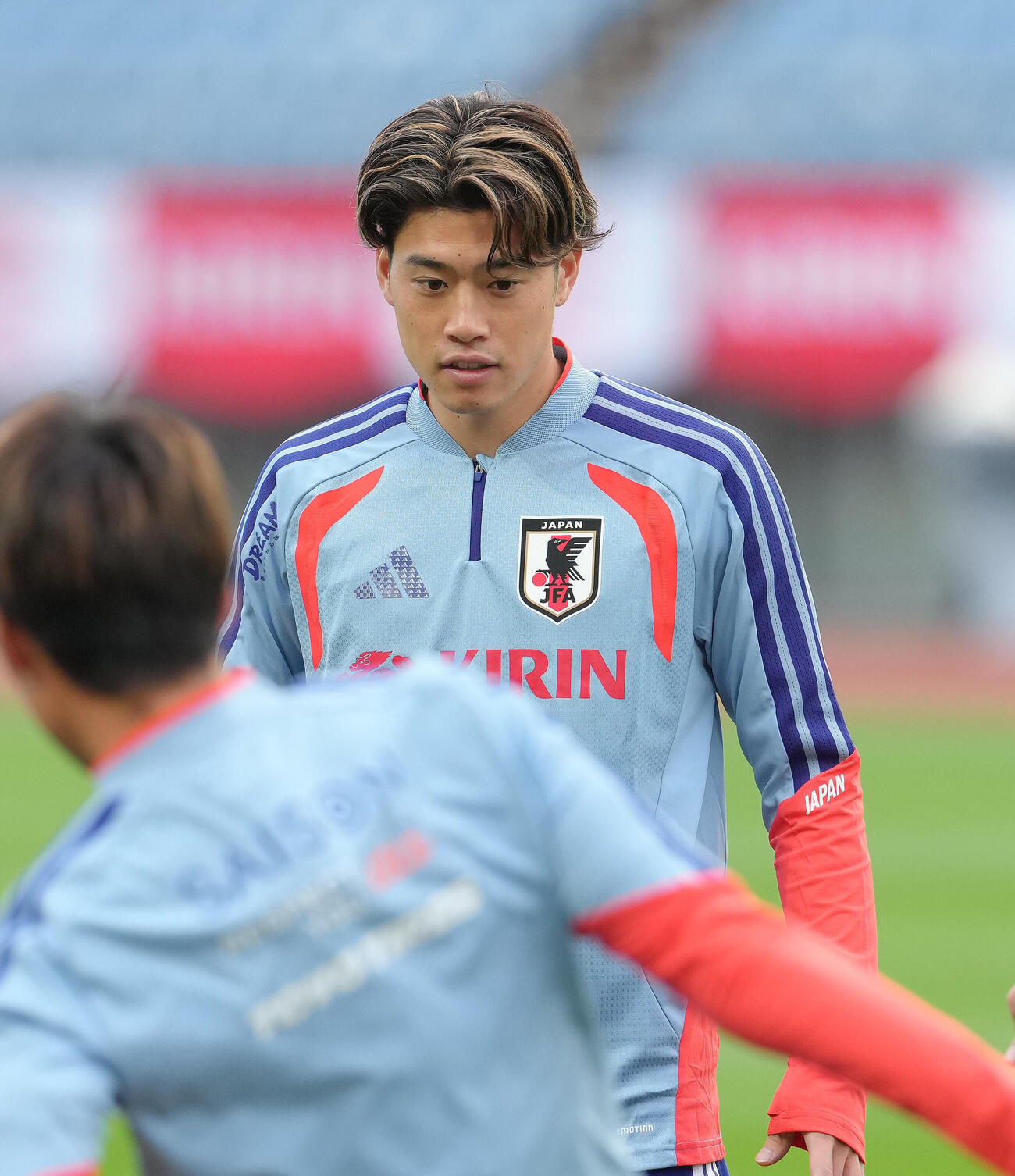 練習に臨む鈴木唯人（撮影・足立雅史）