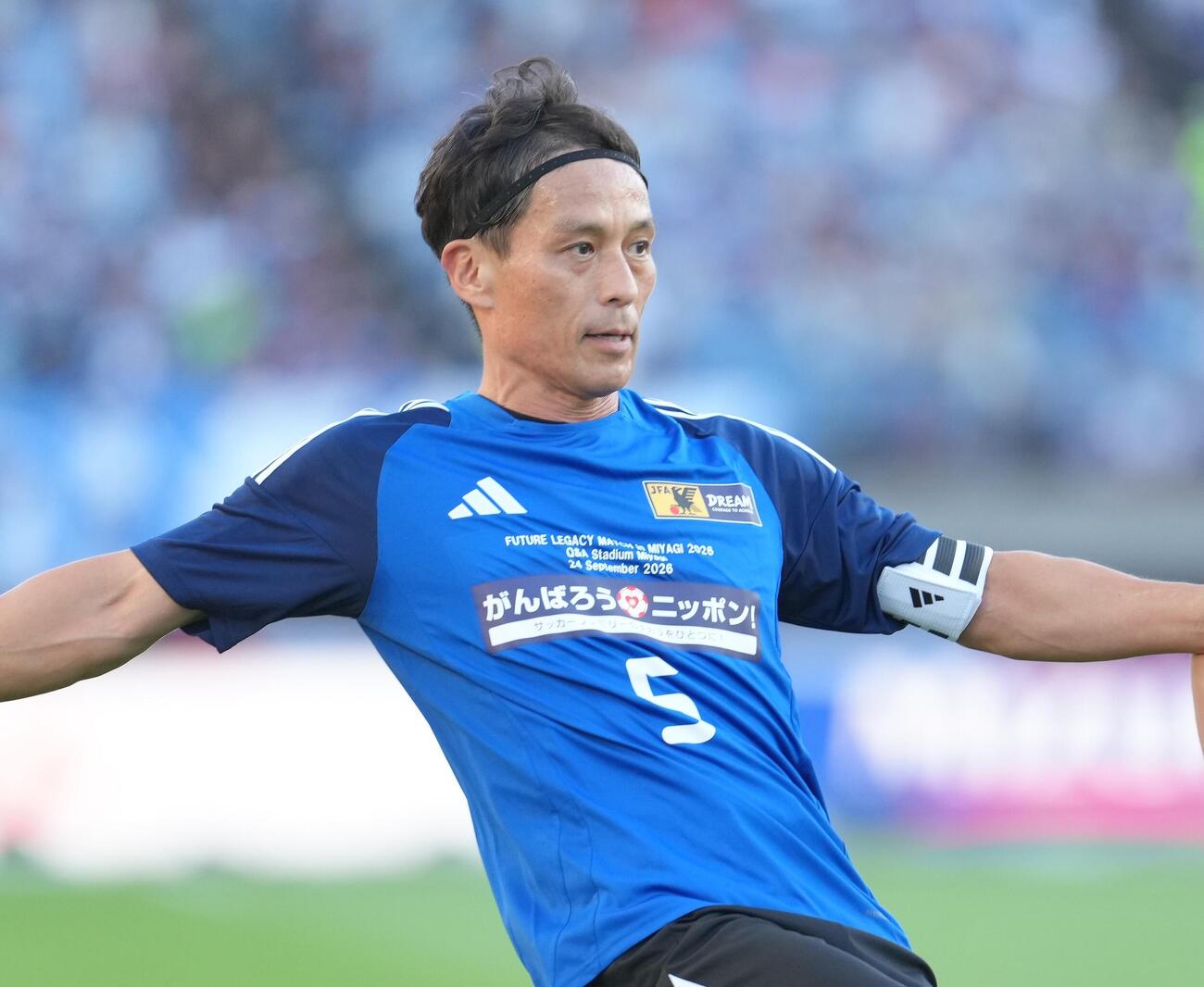 「FUTURE LEGACY MATCH in MIYAGI 2026」でプレーする宮本恒靖会長（撮影・足立雅史）