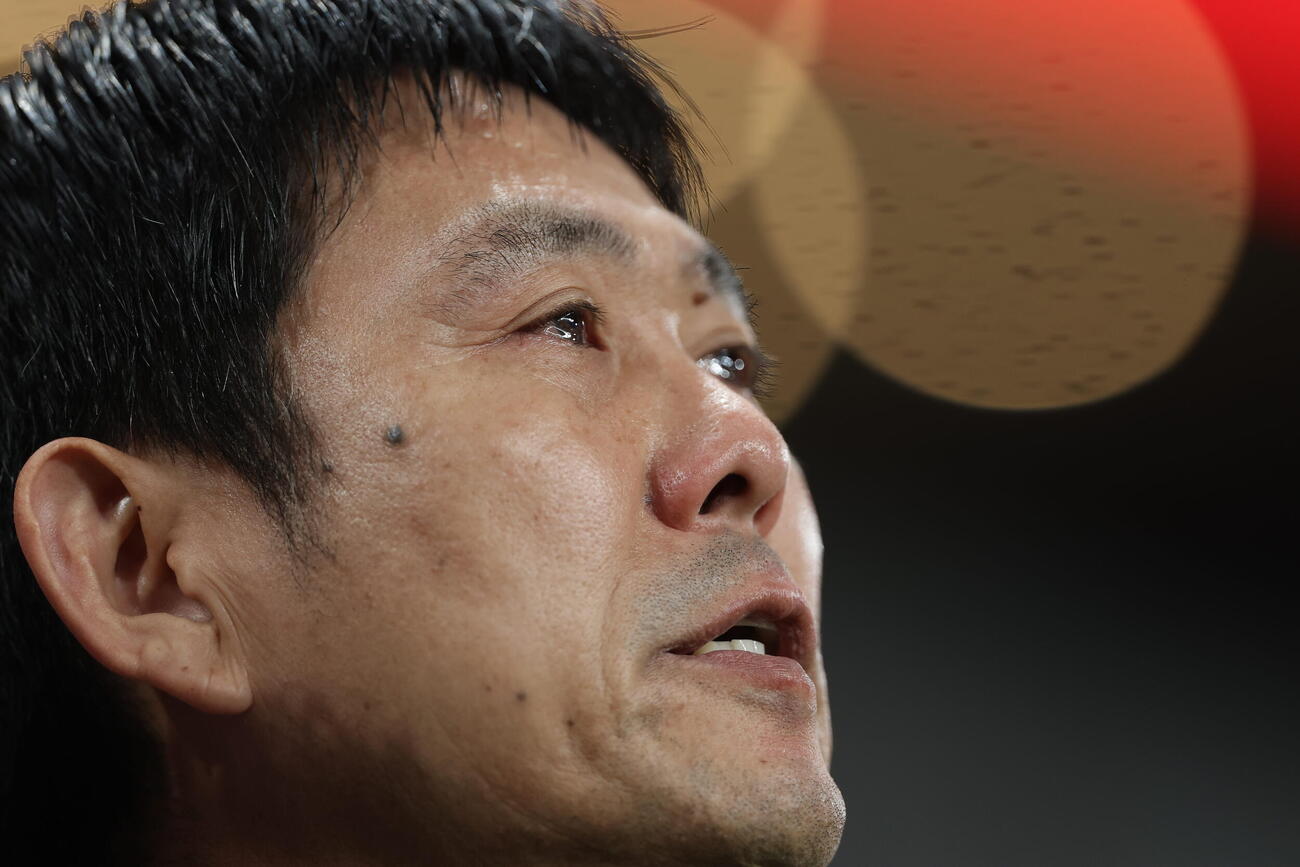 日本対ベネズエラ　目をうるませ、君が代を歌う森保一監督（撮影・前田充）