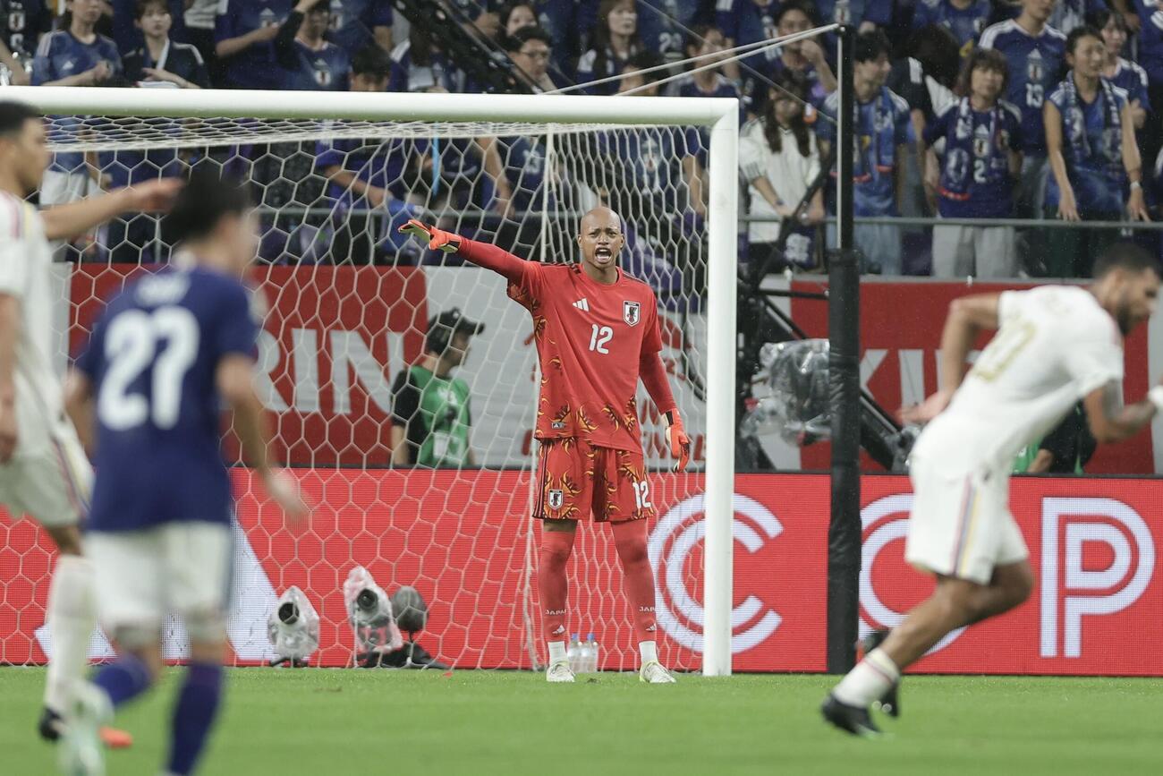 日本対ベネズエラ　前半、指示を出すGK小久保玲央ブライアン（撮影・前田充）
