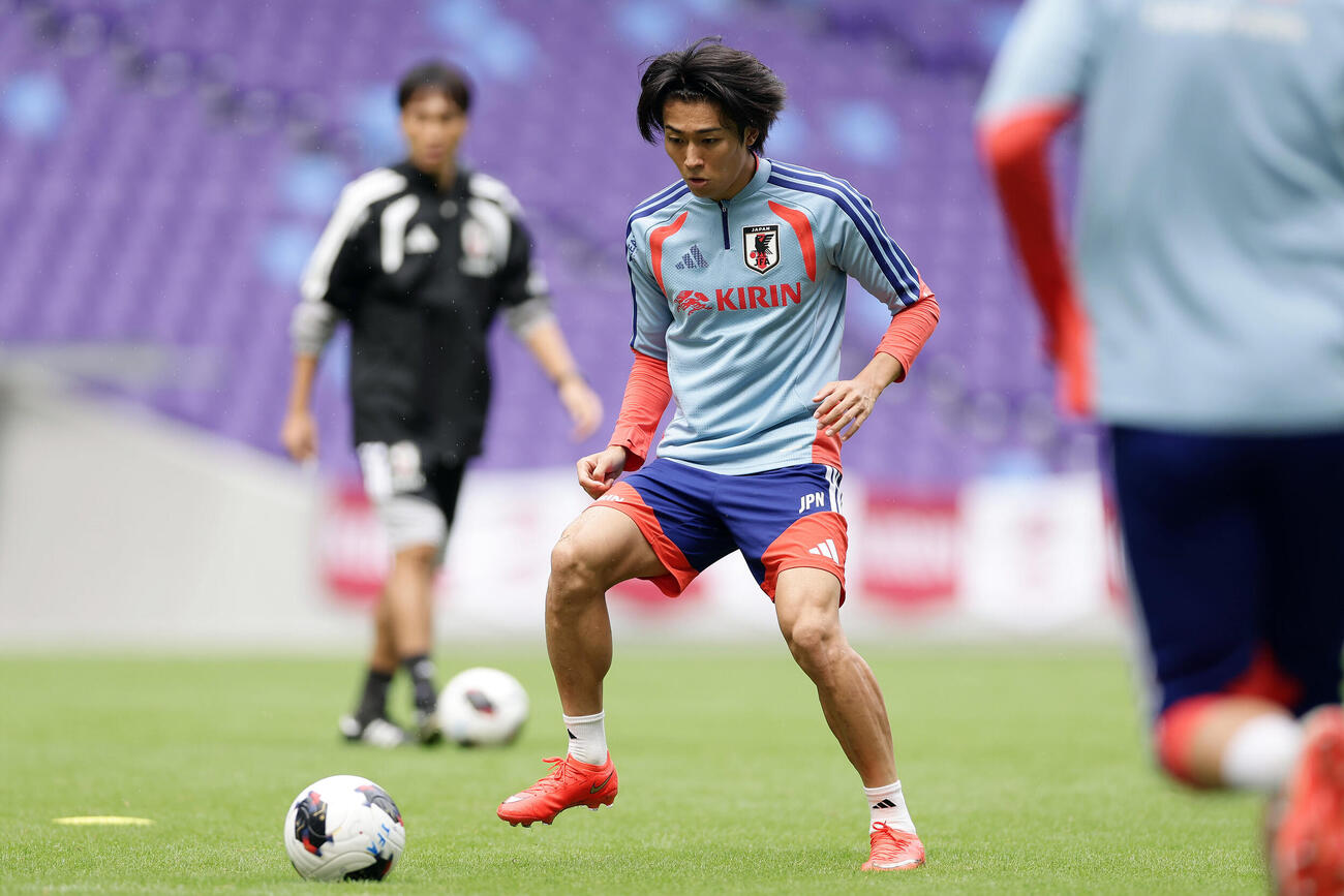 エクアドル戦に向け調整する中村敬斗（撮影・前田充）