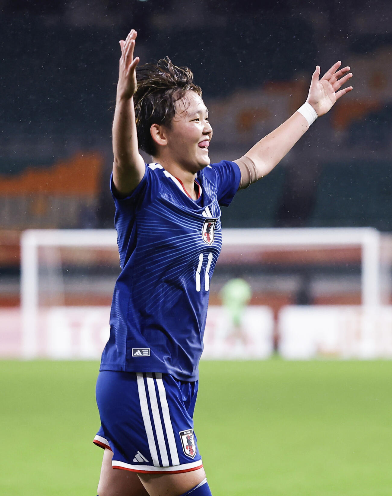 日本－韓国　後半、先制ゴールを決め喜ぶ神谷（共同）