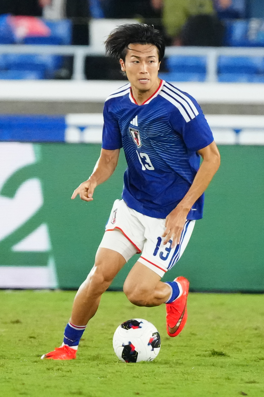 日本対エクアドル　前半、ドリブルで攻め込む中村敬斗（撮影・江口和貴）