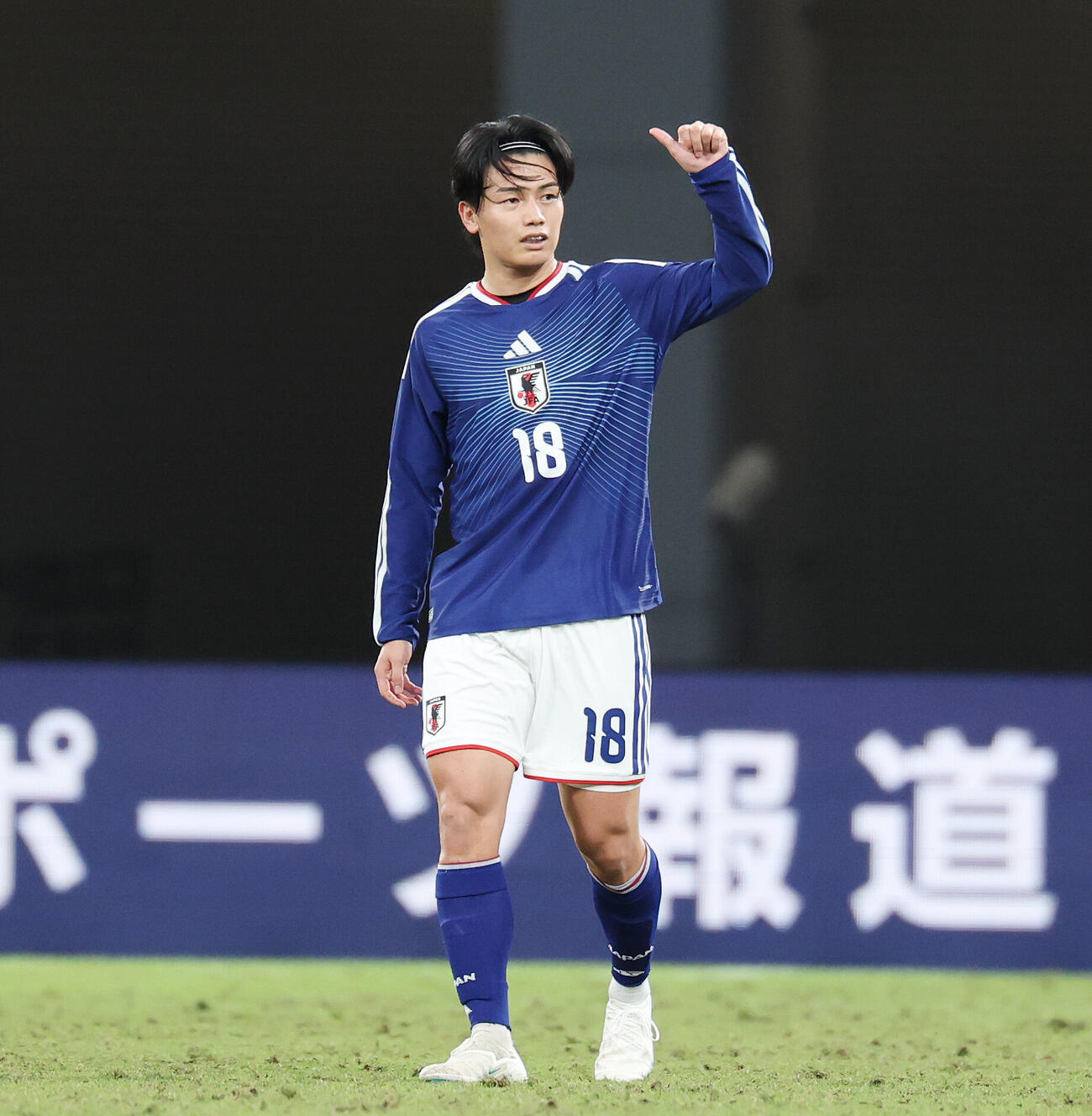 日本対ニュージーランド　前半、ゴールを決め喜ぶ上田綺世（撮影・宮地輝）