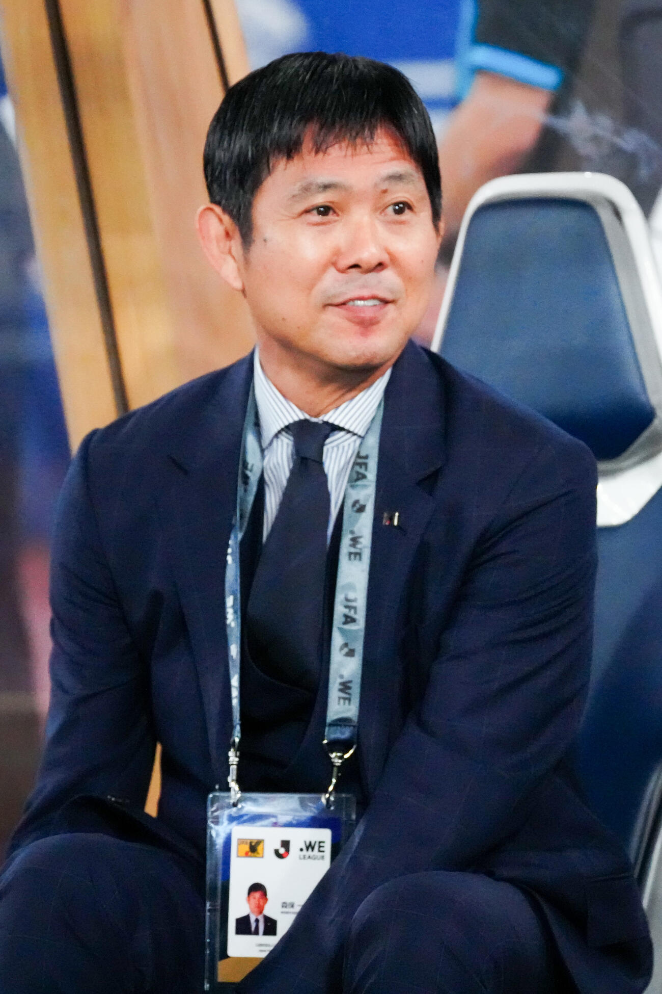 日本対ニュージーランド　試合前、ベンチに座る森保一監督（撮影・江口和貴）