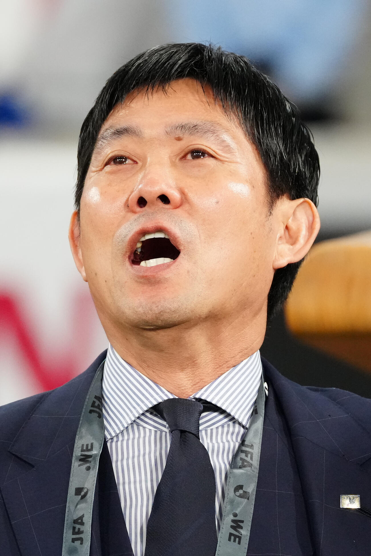 日本対ニュージーランド　試合前、君が代斉唱する森保一監督（撮影・江口和貴）