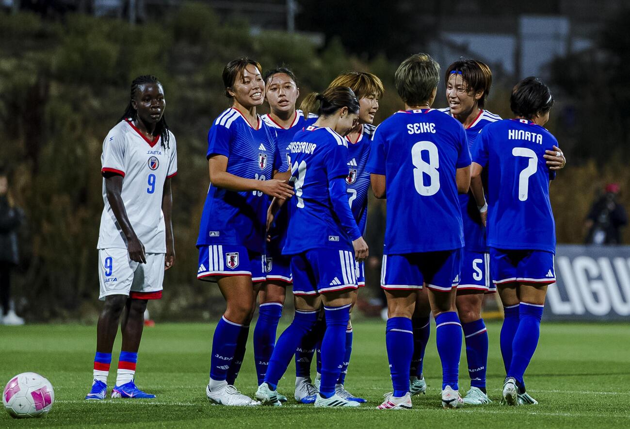 ハイチ戦でゴールが決まり喜ぶ女子日本代表＝サントゥアン（ゲッティ＝共同）