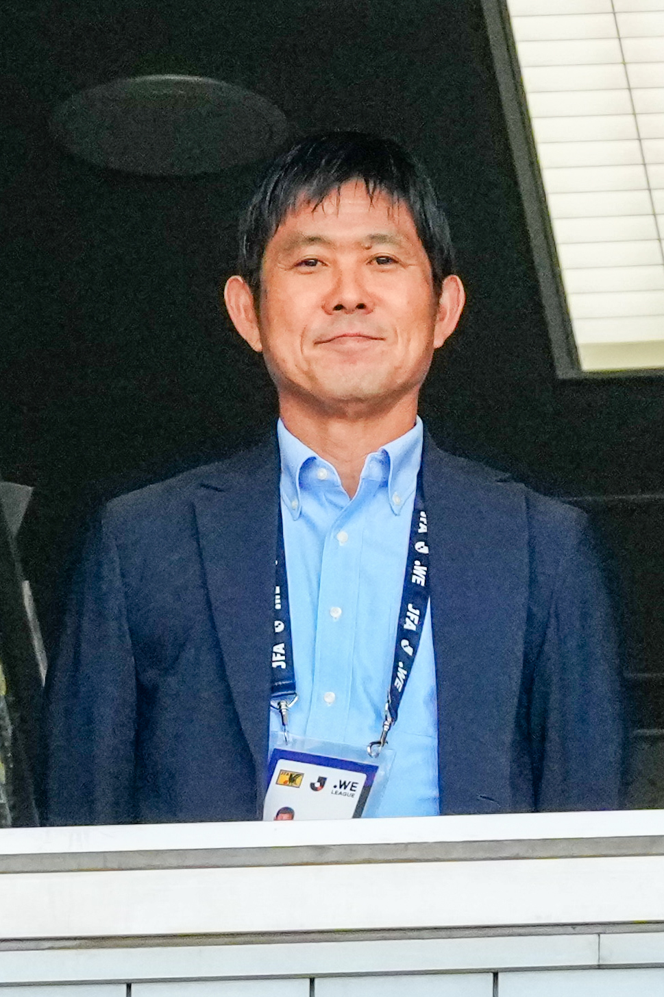 東京Vー広島戦を視察する日本代表の森保一監督（撮影・江口和貴）