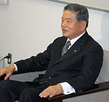 オシム前監督の様子について話す日本サッカー協会の川淵三郎キャプテン