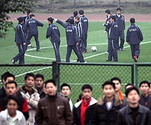 報道陣をシャットアウトして練習する北朝鮮イレブン