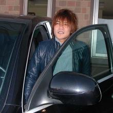 手術後初めてランニングを行い、練習場を後にする神戸ＦＷ大久保