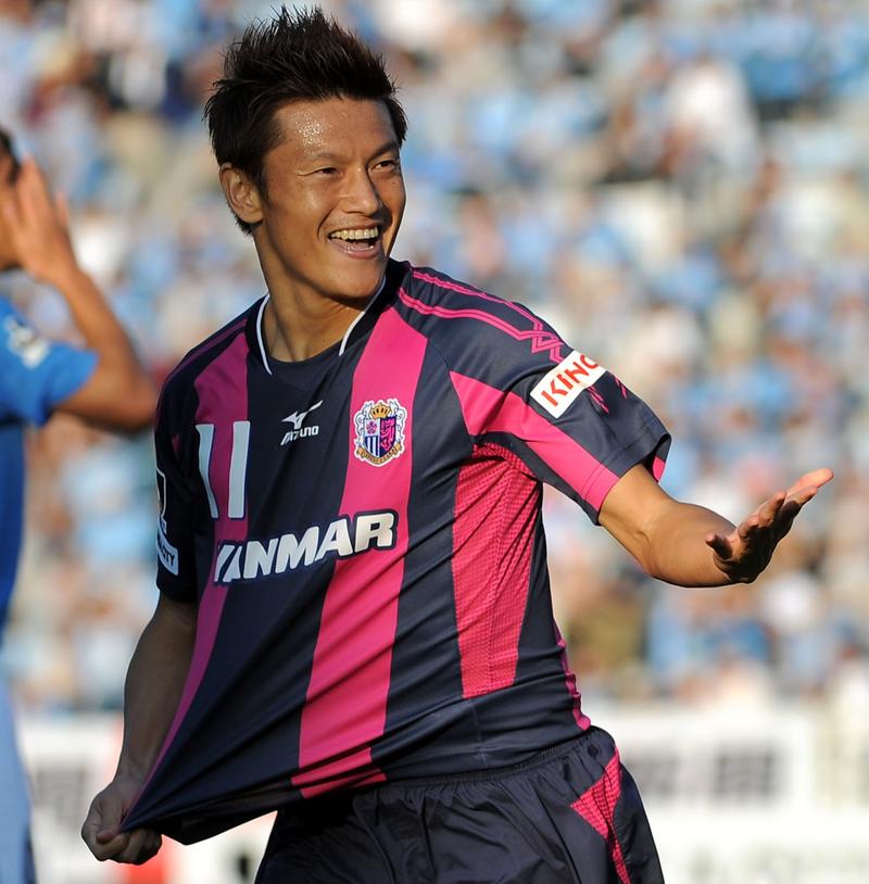 サッカー元日本代表　播戸竜二さんサイン入りスパイク　25センチ 201801220000535-nsogp_0.jpg