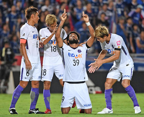 得点を奪い喜ぶパトリック