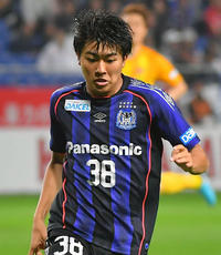 GKと交錯のG大阪中村ホッ、筋トレ効果で胸は軽症 - J1 : 日刊スポーツ