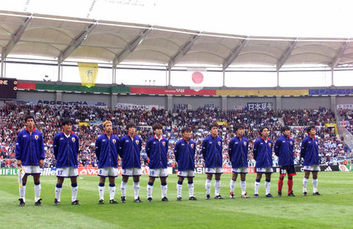 Ｗ杯フランス大会　日本対アルゼンチン　君が代（国歌）を聴く左から日本代表の井原正巳、秋田豊、中田英寿、相馬直樹、中西永輔、名良橋晃、山口素弘、名波浩、城彰二、川口能活、中山雅史