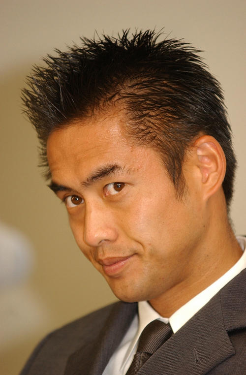 ポーツマス移籍記者会見を行った横浜・川口能活（2001年9月29日撮影）