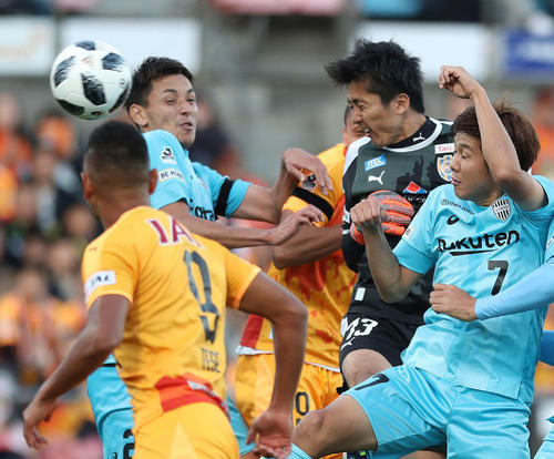 J最遅後半59分、清水GK六反が歴史的ヘッド弾 - J1 : 日刊スポーツ