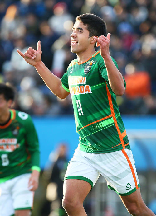 青森山田対草津東 青森山田対草津東 後半、ゴールを決め喜ぶ青森山田MFバイロン(撮影・足立雅史)