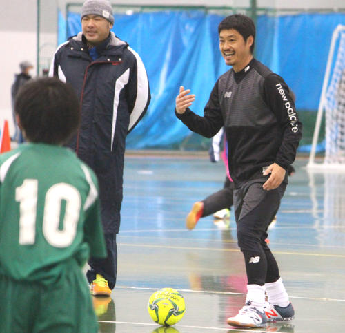 小笠原満男氏がプロの技を披露 地元岩手でイベント - サッカー : 日刊
