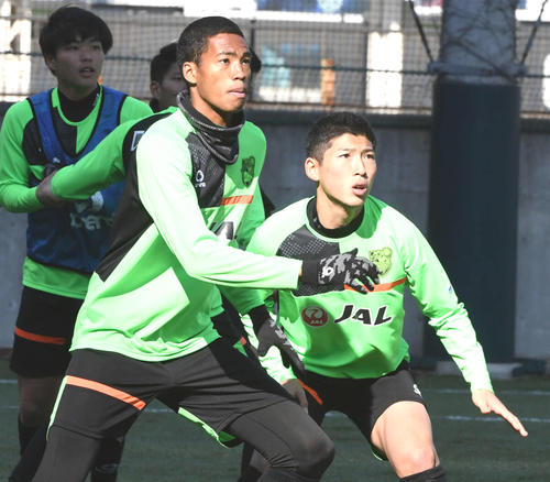 青森山田 日本一の弟コンビｄｆ三国 橋本が闘志 サッカー 日刊スポーツ
