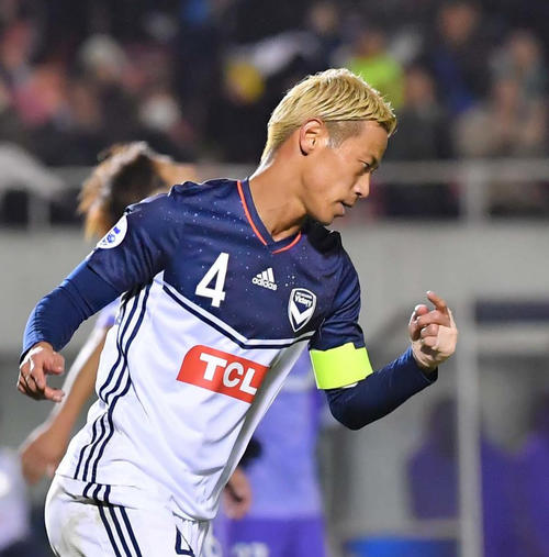 広島対メルボルン・後半、同点ゴールを決めるメルボルン・ビクトリーMF本田圭佑(撮影・上田博志)