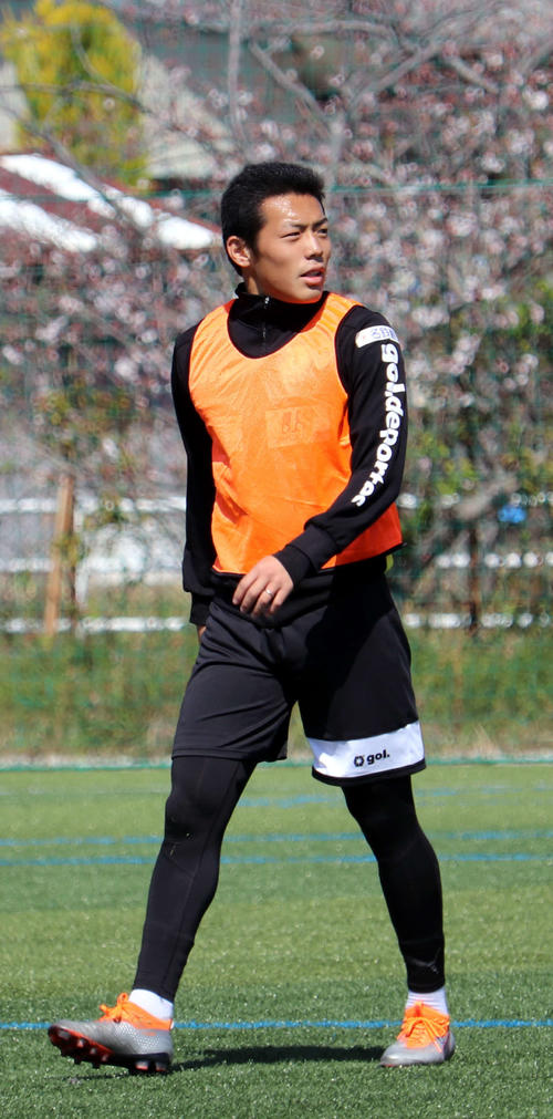 沼津戦に向けて練習する藤枝DF鈴木準