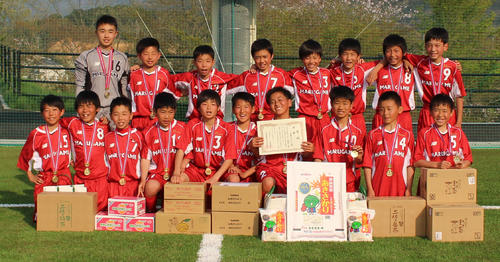 JA全農杯全国小学生選抜サッカーIN四国で優勝した丸亀フットボールクラブ