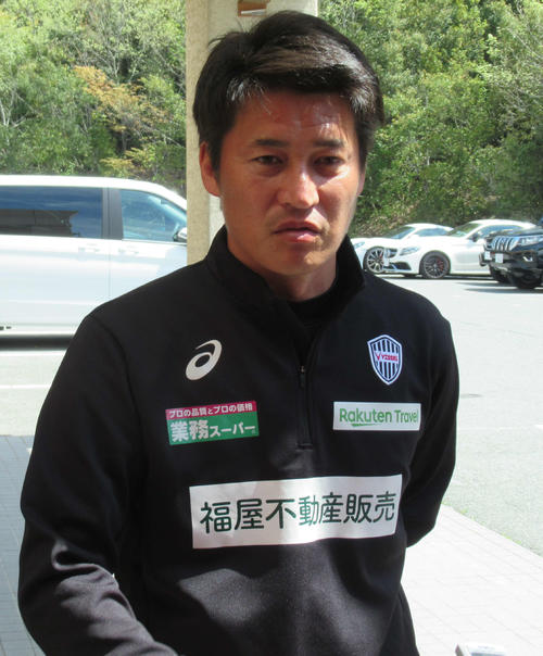 監督再登板へ意欲を語る吉田監督（撮影・実藤健一）