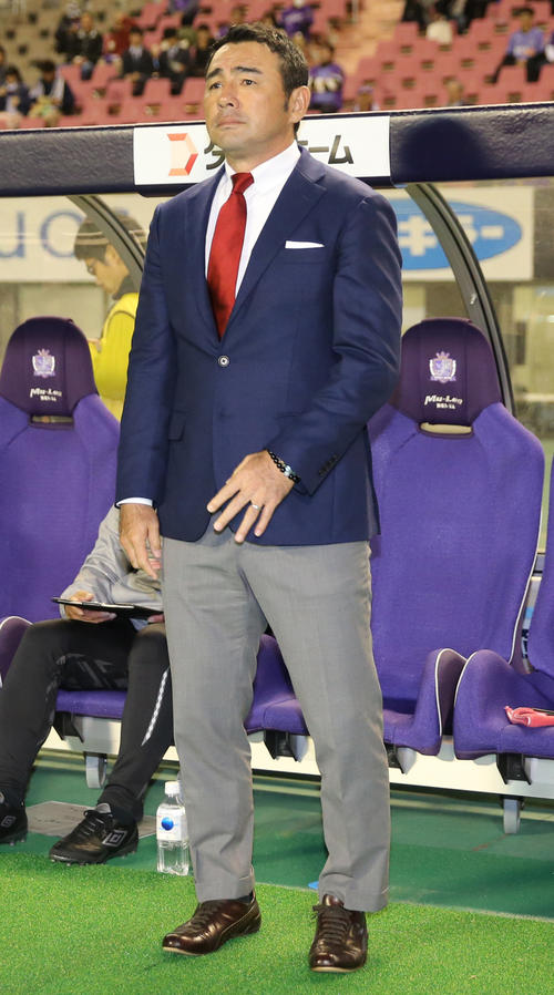 広島との無敗対決を制した東京長谷川監督（撮影・菊川光一）