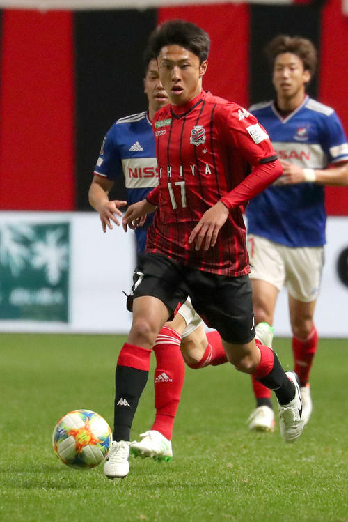 後半、リーグ戦初出場を果たす札幌MF檀崎（撮影・佐藤翔太）